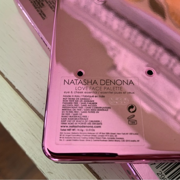NATASHA DENONA LOVE FACE PALETTE
EYE & CHEEK ESSENTIAL - Picture 6 of 11